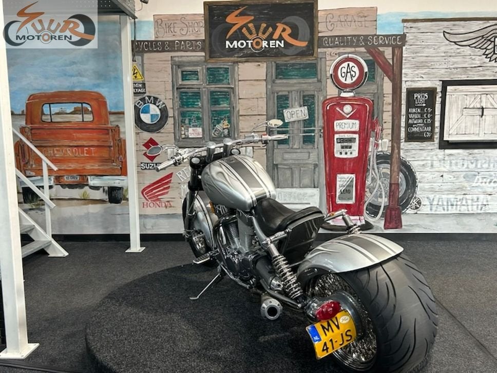 Suzuki VS 1400GL Intruder