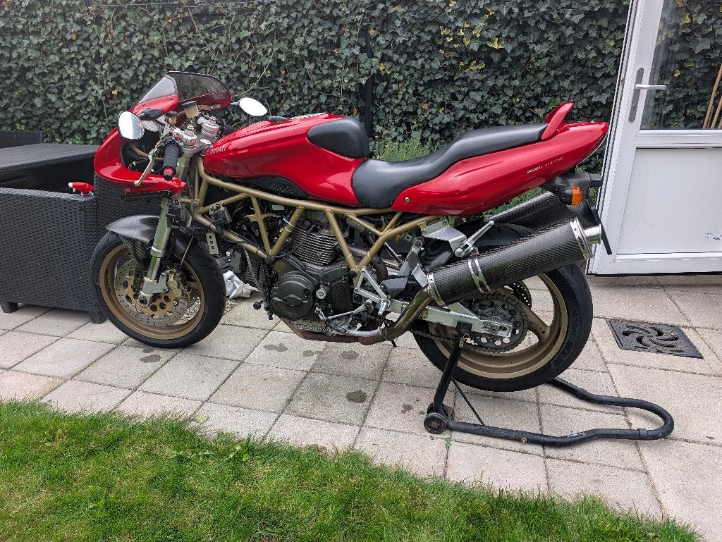 Ducati 900 SS