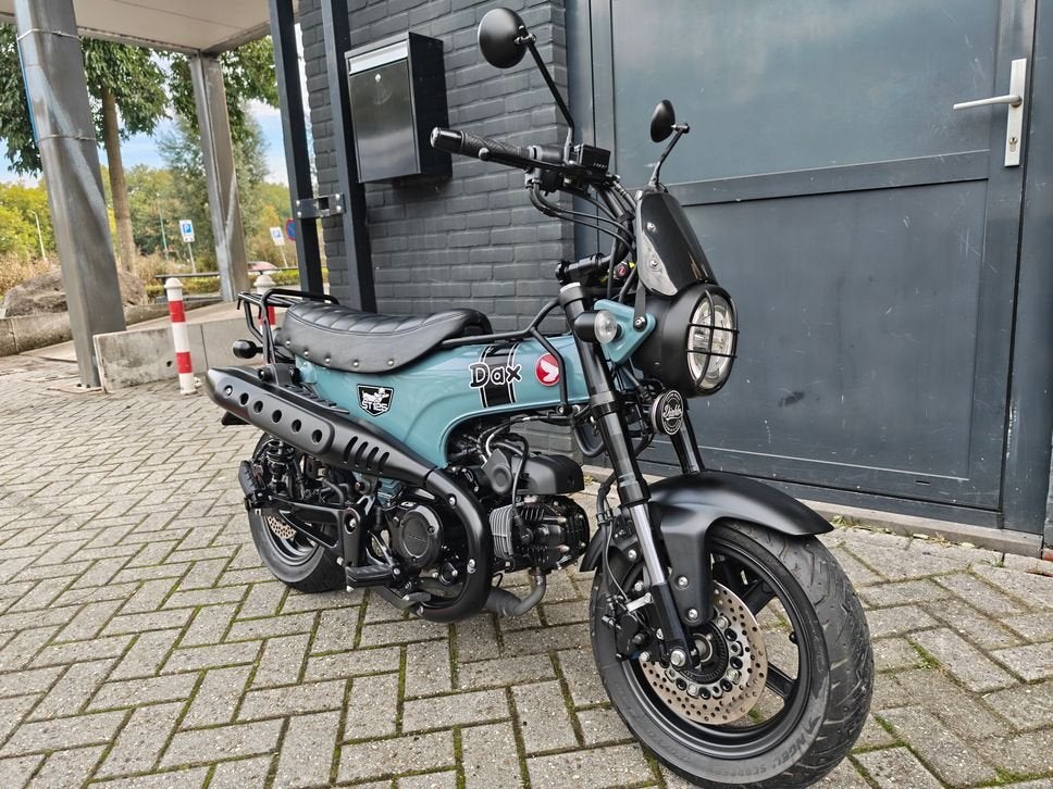 Honda ST125 Dax