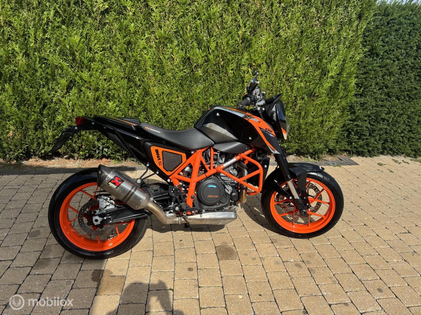 KTM 690 Duke R