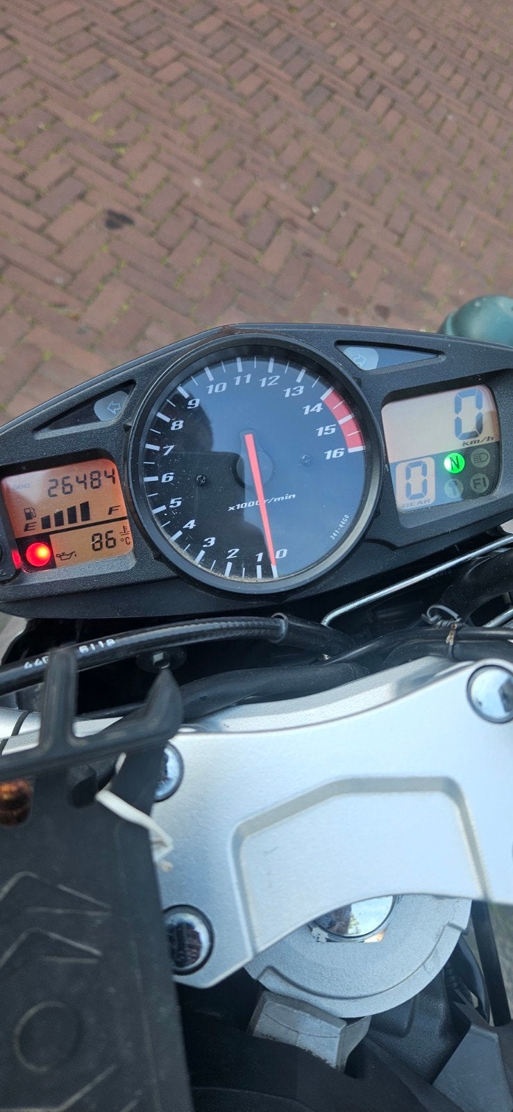 Suzuki GSR 600