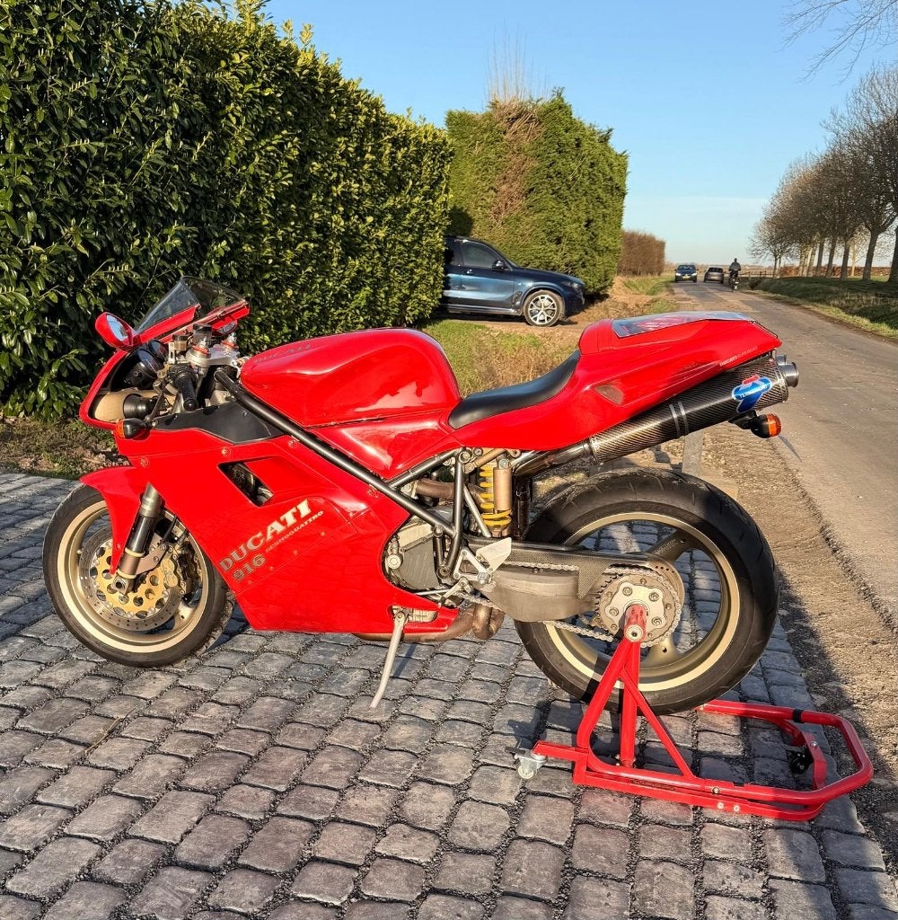 Ducati 916