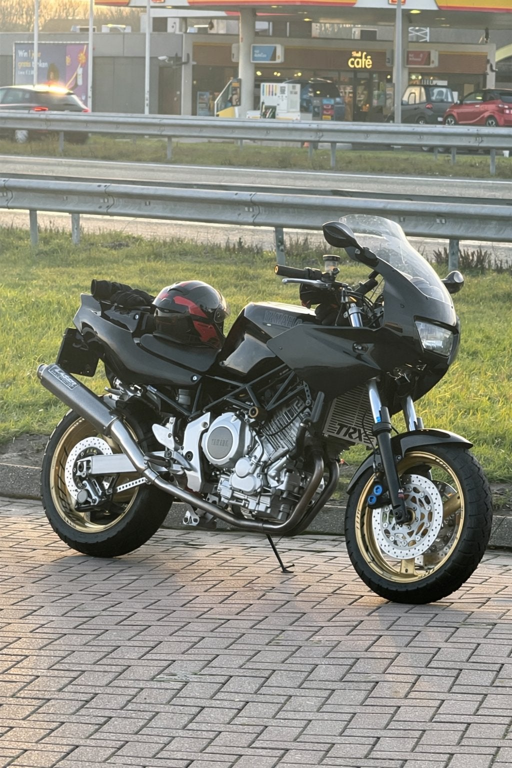Yamaha TRX 850