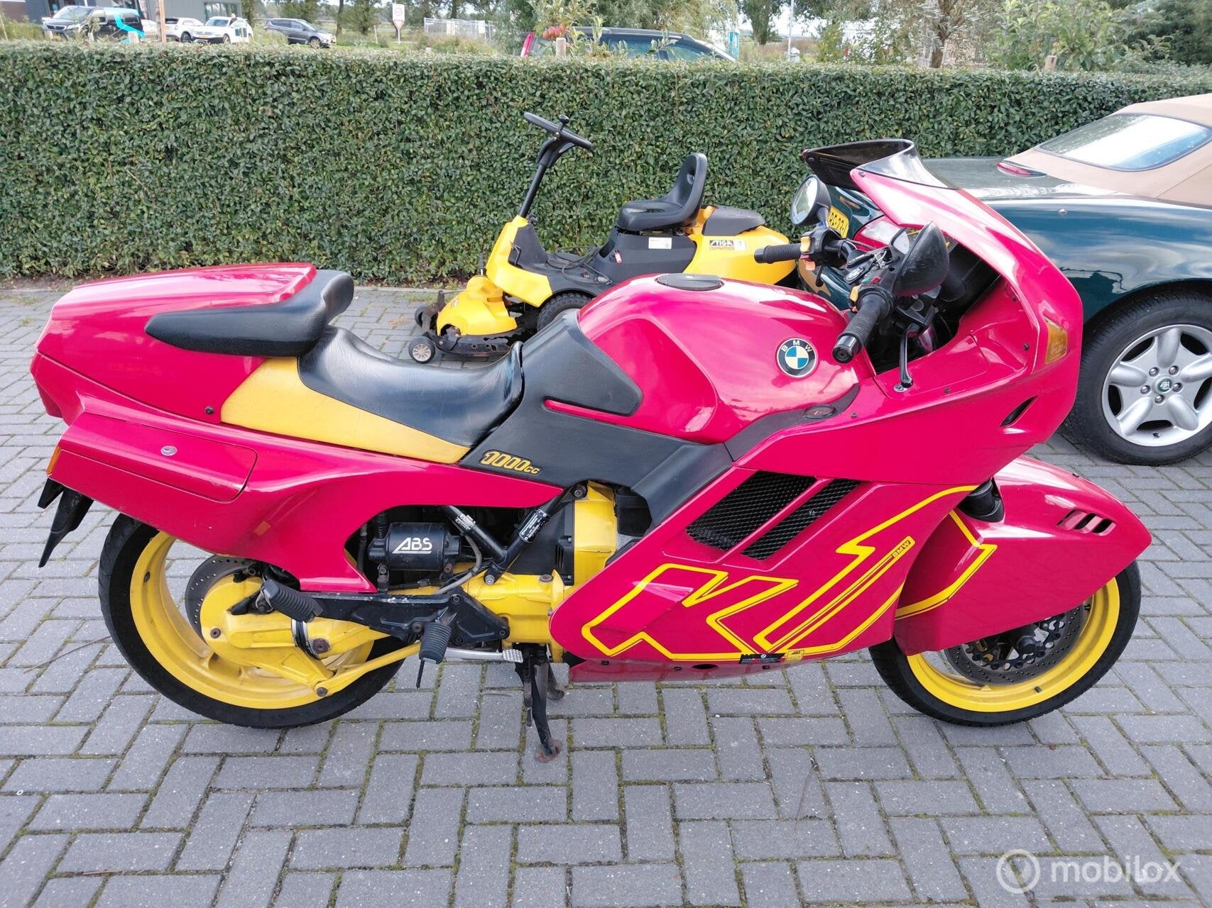BMW K1