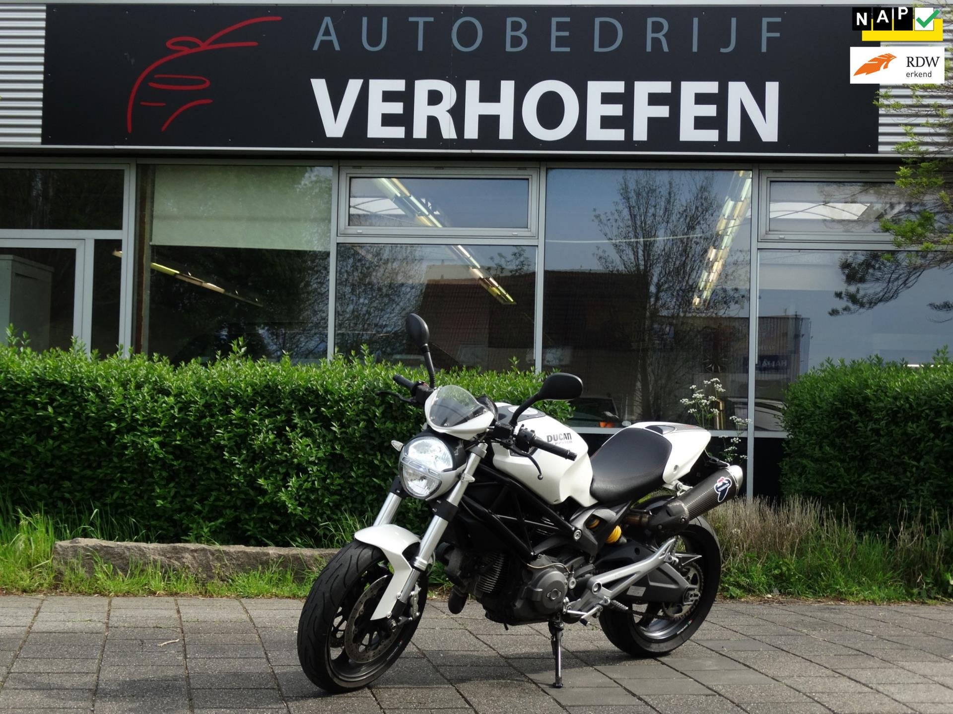 Ducati Monster 696