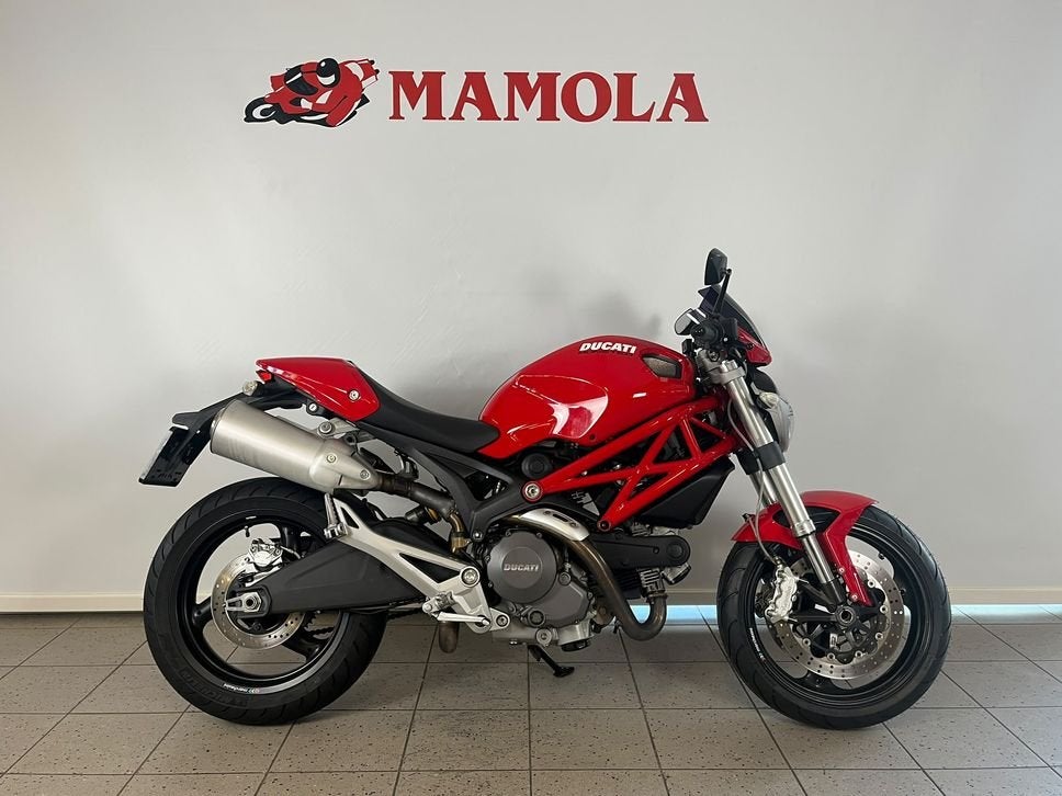 Ducati Monster 696
