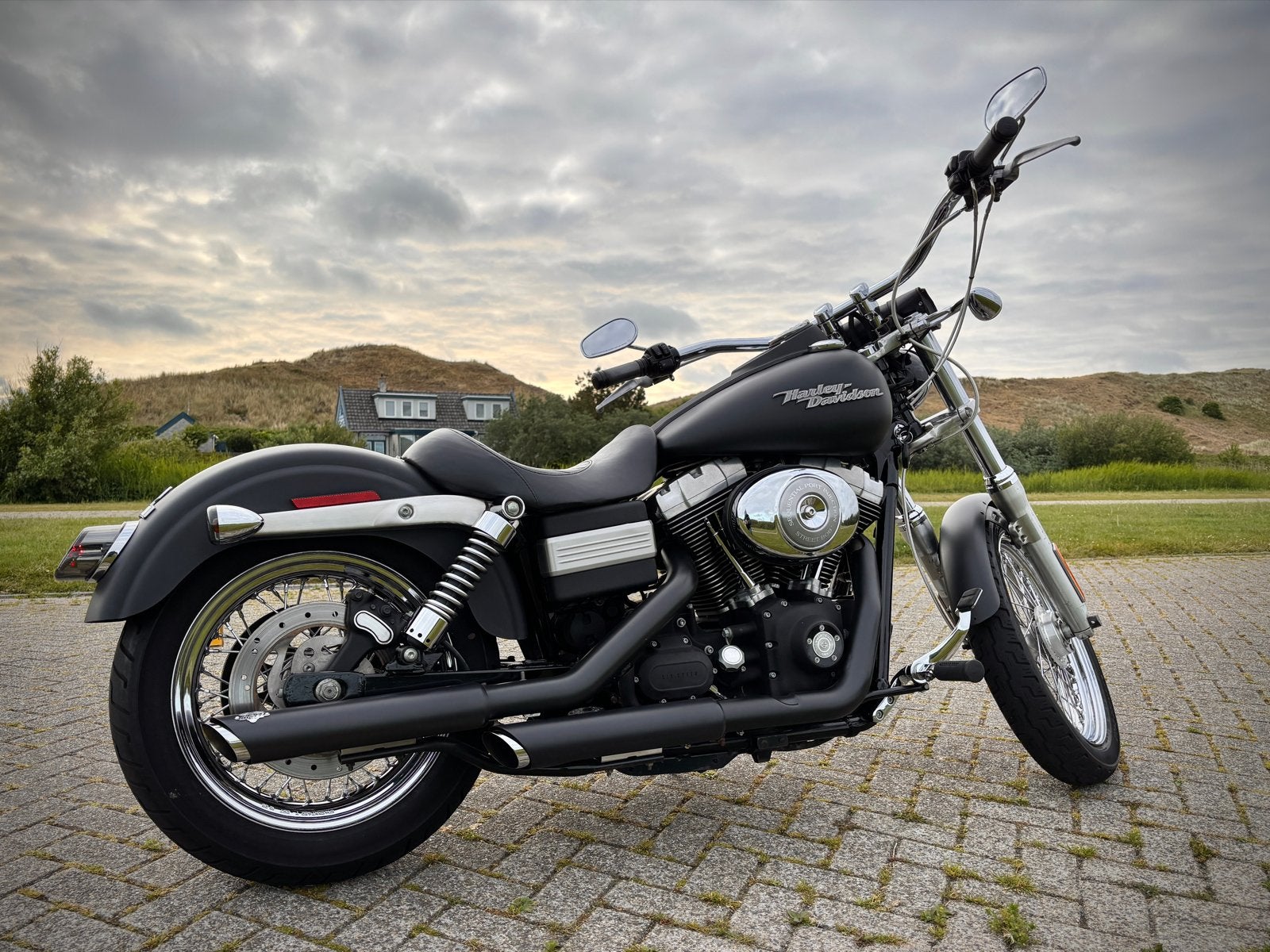 Harley-Davidson FXDBI Dyna Street Bob