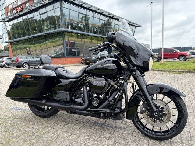 Harley-Davidson FLHXS 103Ci Streetglide