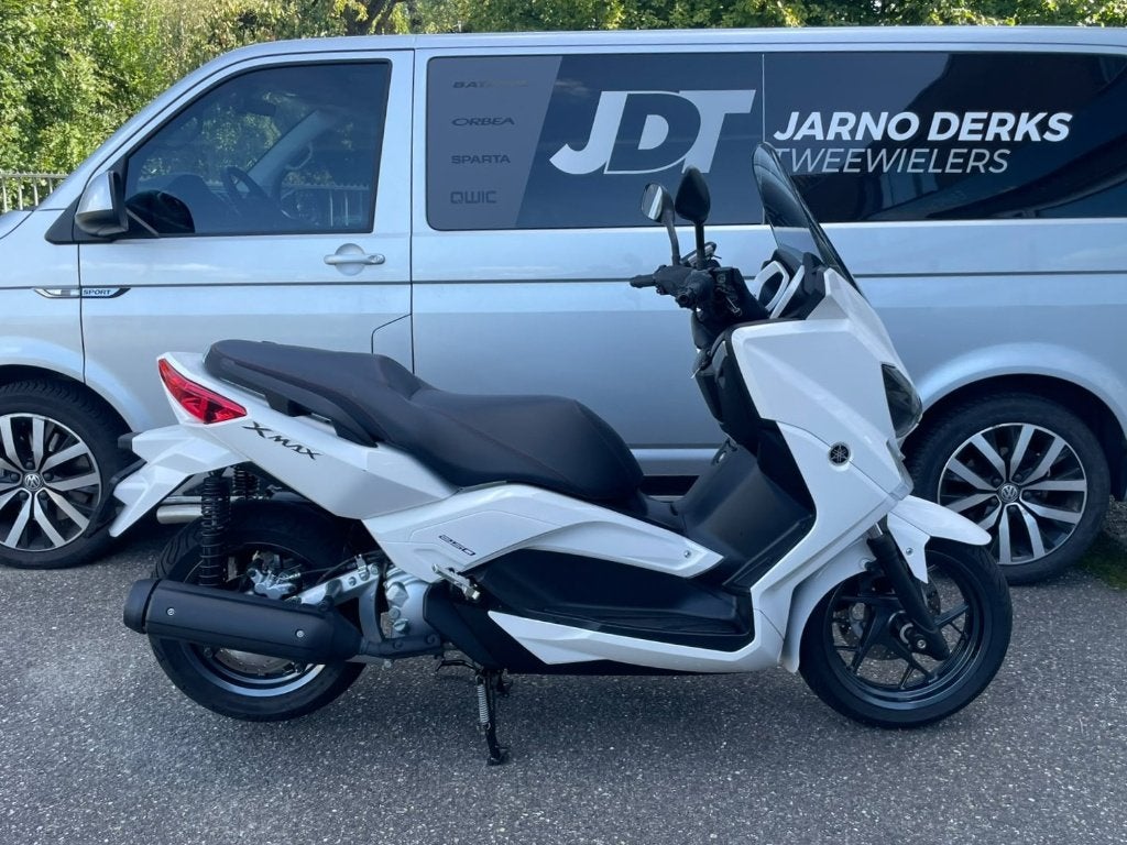 Yamaha XMAX 250