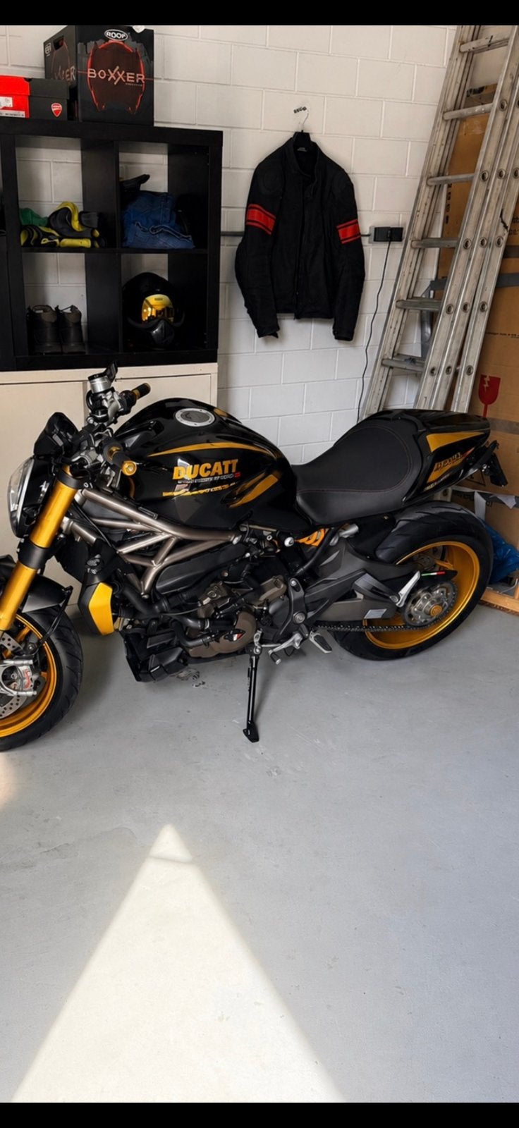 Ducati Monster 1200S