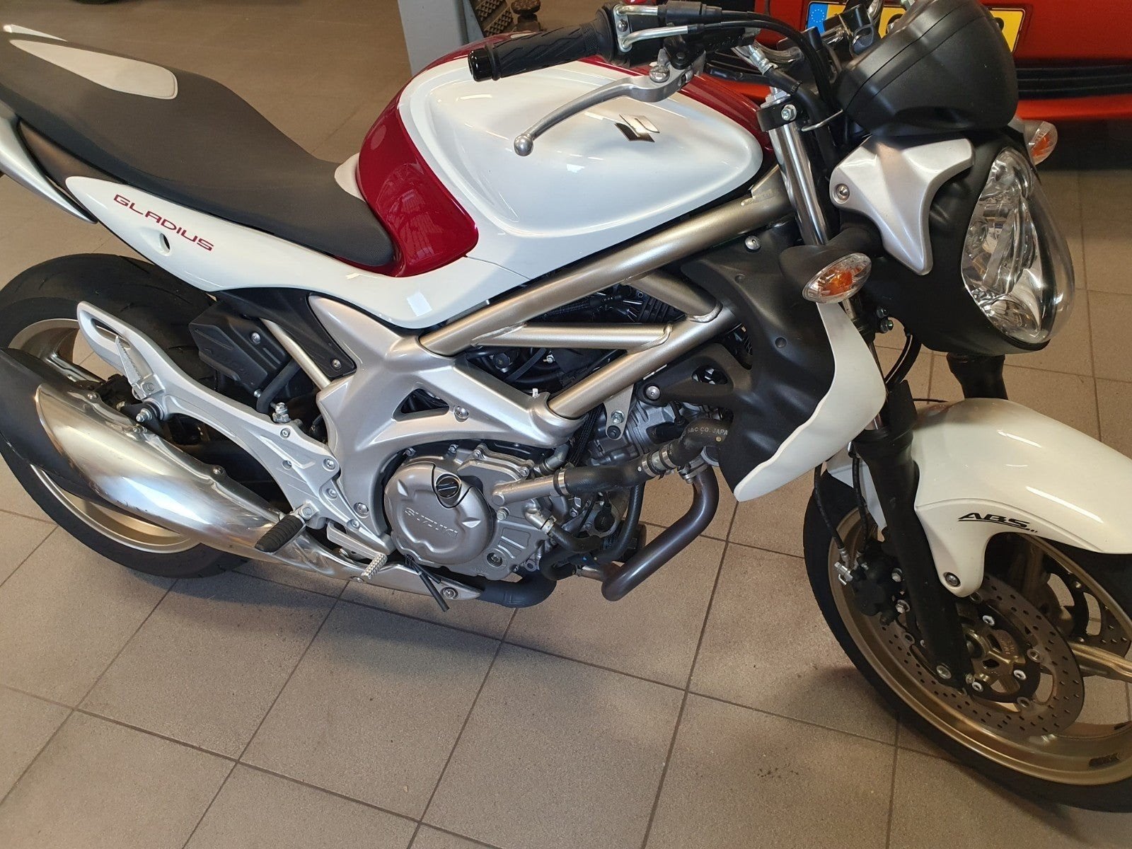 Suzuki SFV 650 Gladius