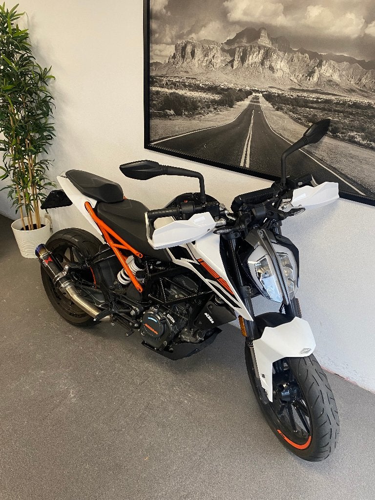 KTM 890 Duke