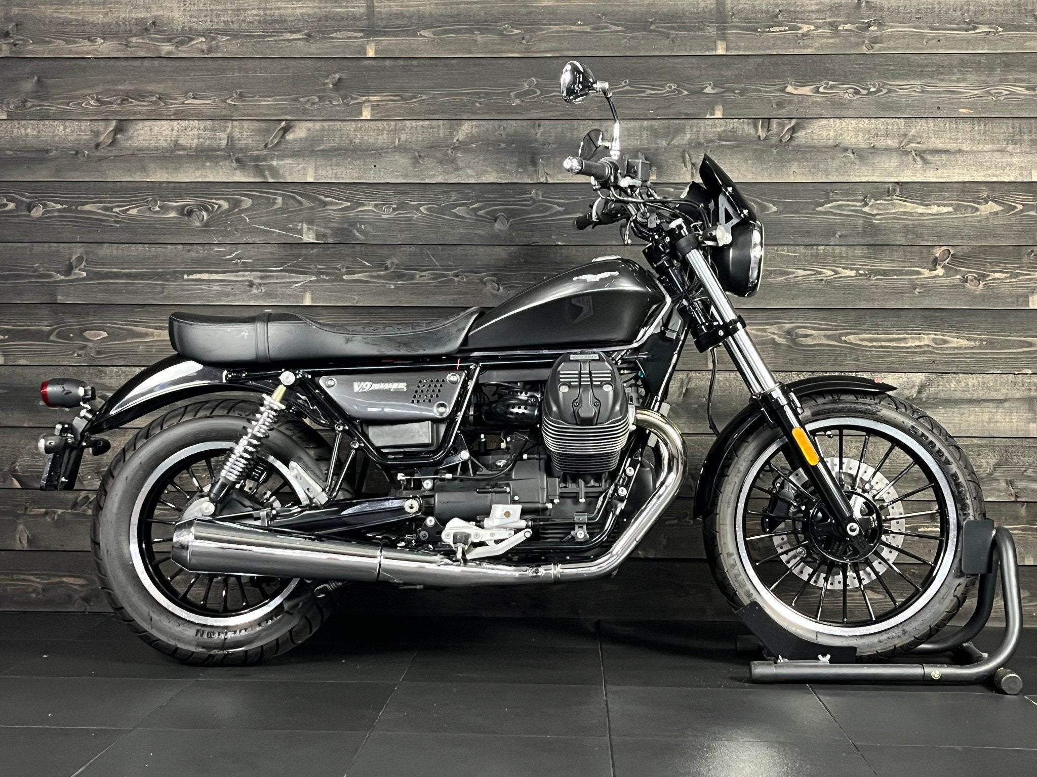 Moto Guzzi V9 Roamer