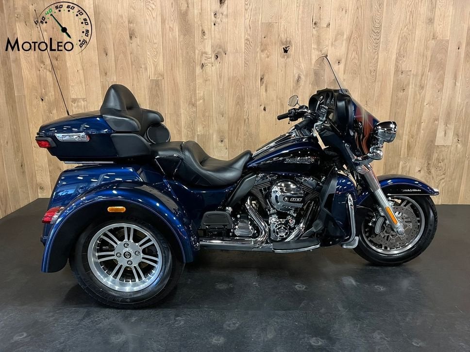 Harley-Davidson FLHTCUTG Tri Glide Ultra 114