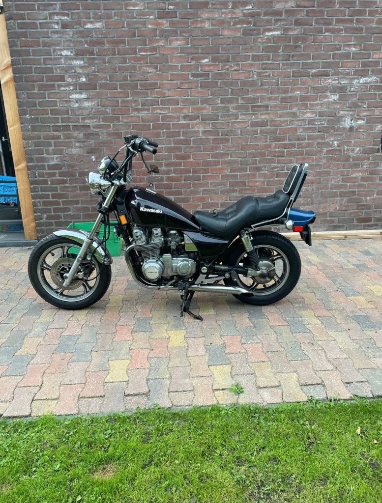 Kawasaki ZN 700 LTD