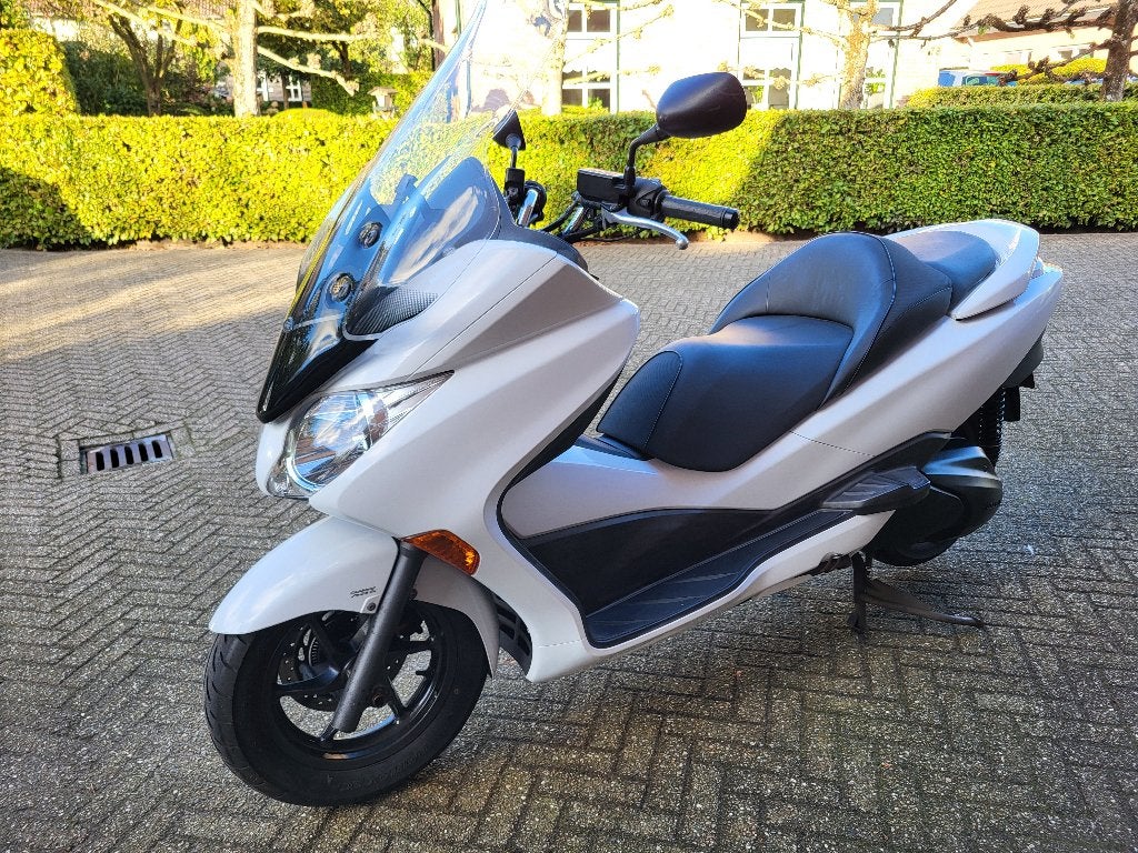 Honda Forza 250