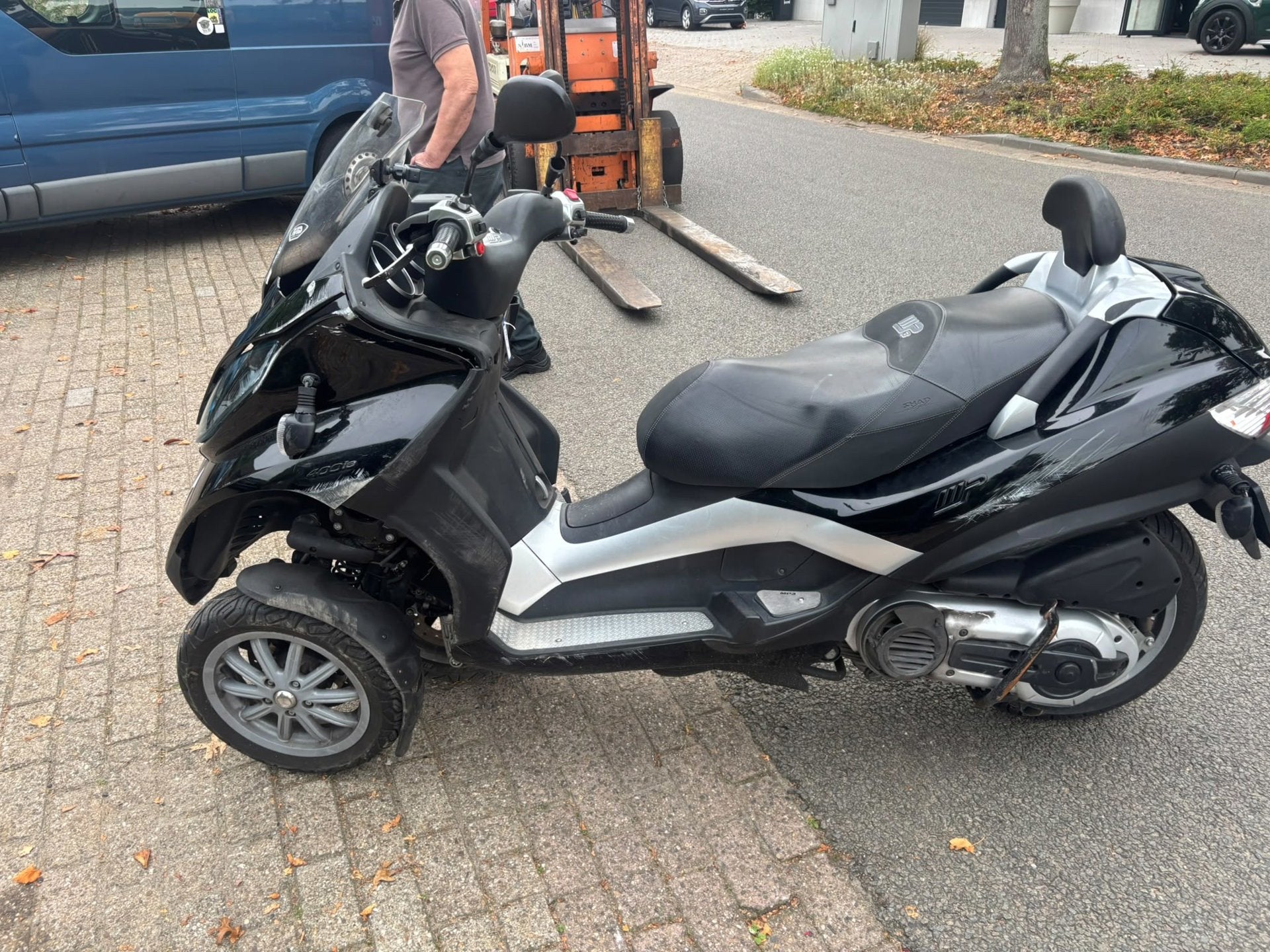 Piaggio MP3 400