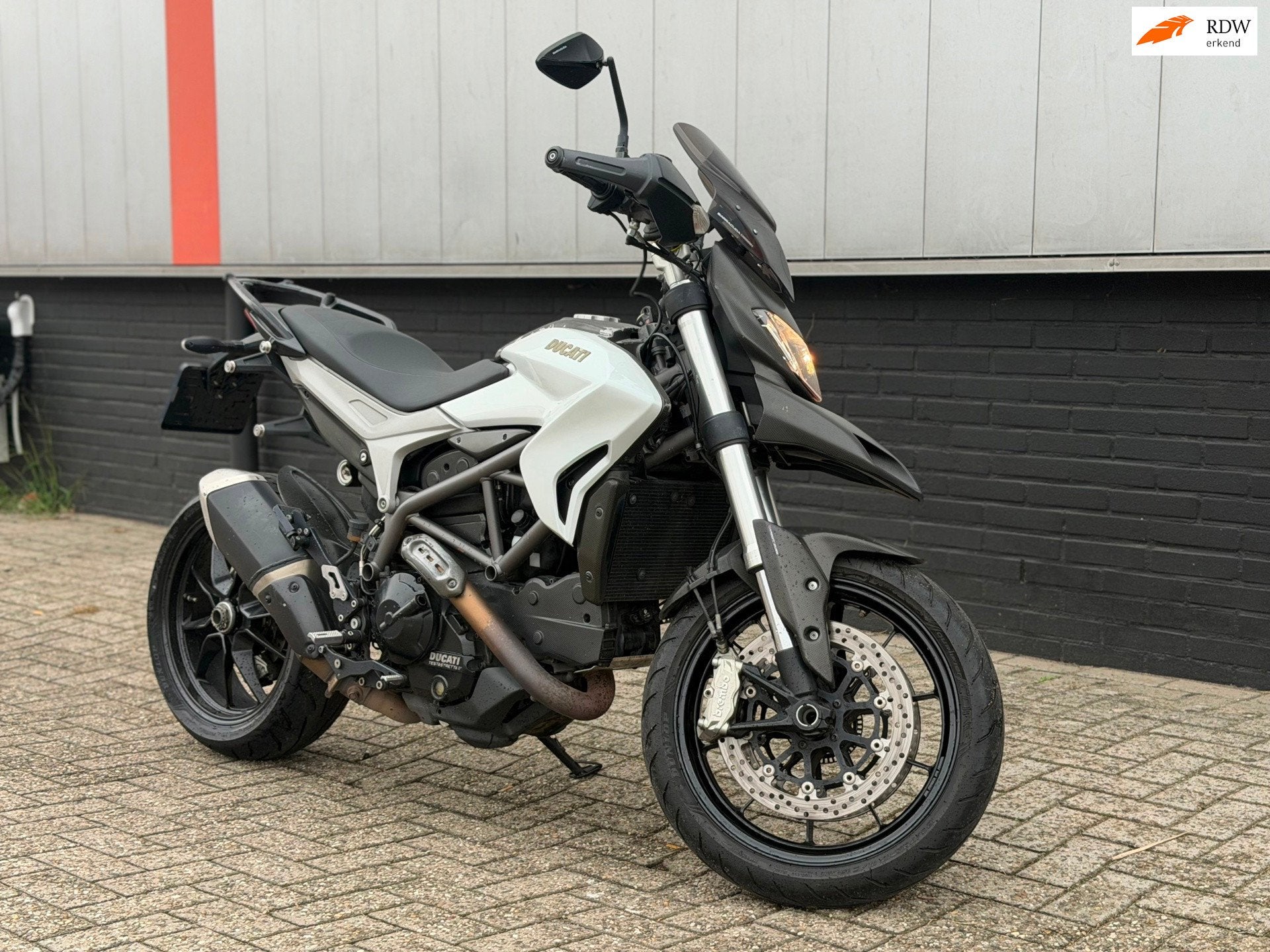 Ducati Hypermotard 820