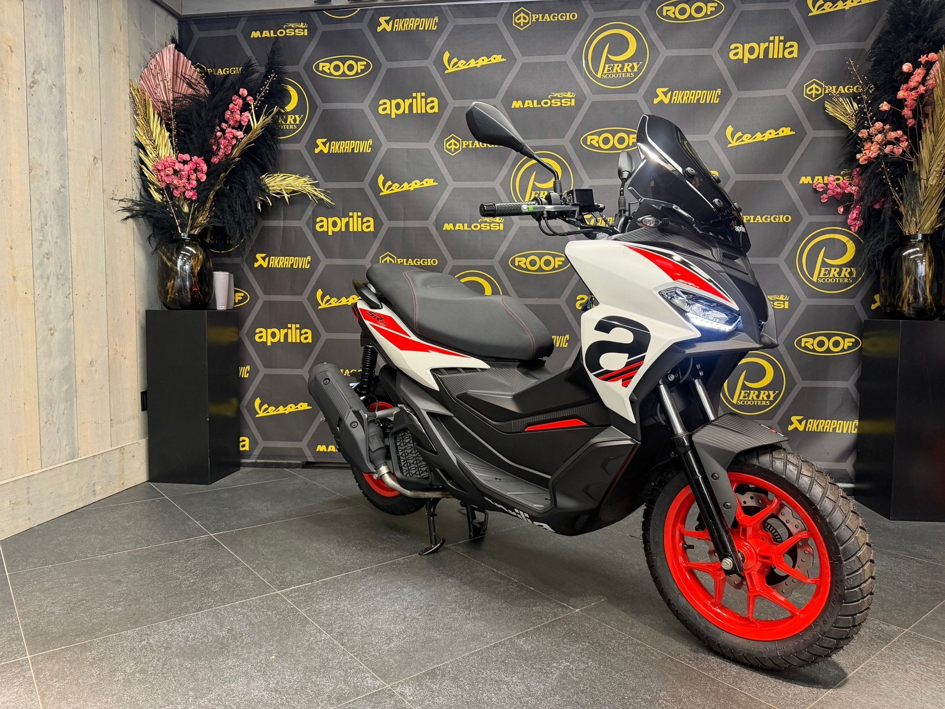 Aprilia SR GT 200