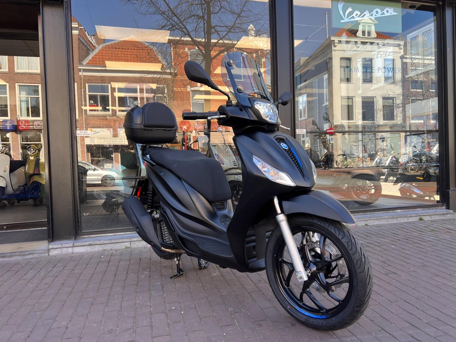 Piaggio Medley 200