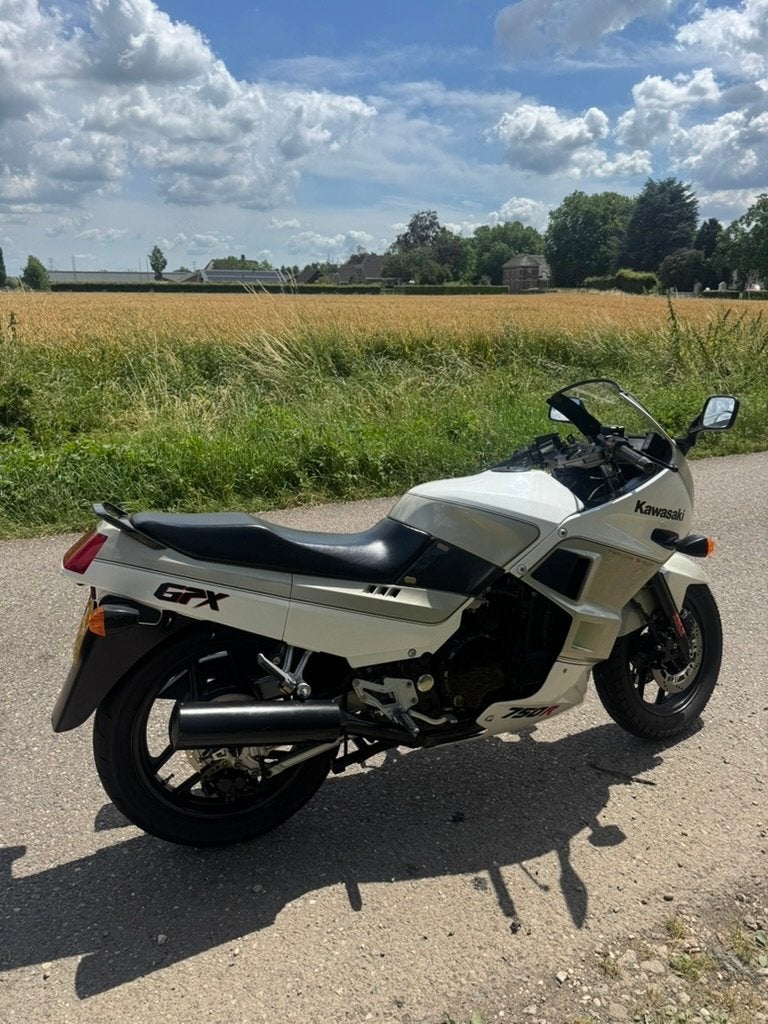 Kawasaki GPX 750R