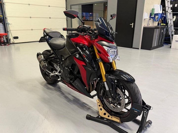 Suzuki GSX-S1000ZA