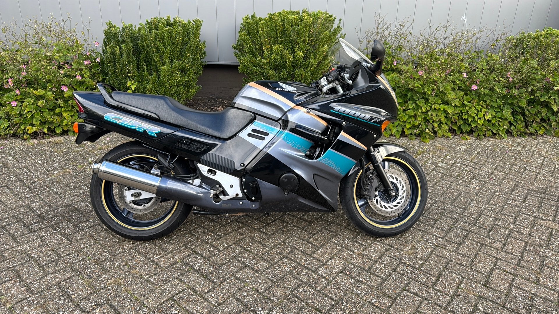 Honda CBR 1000F