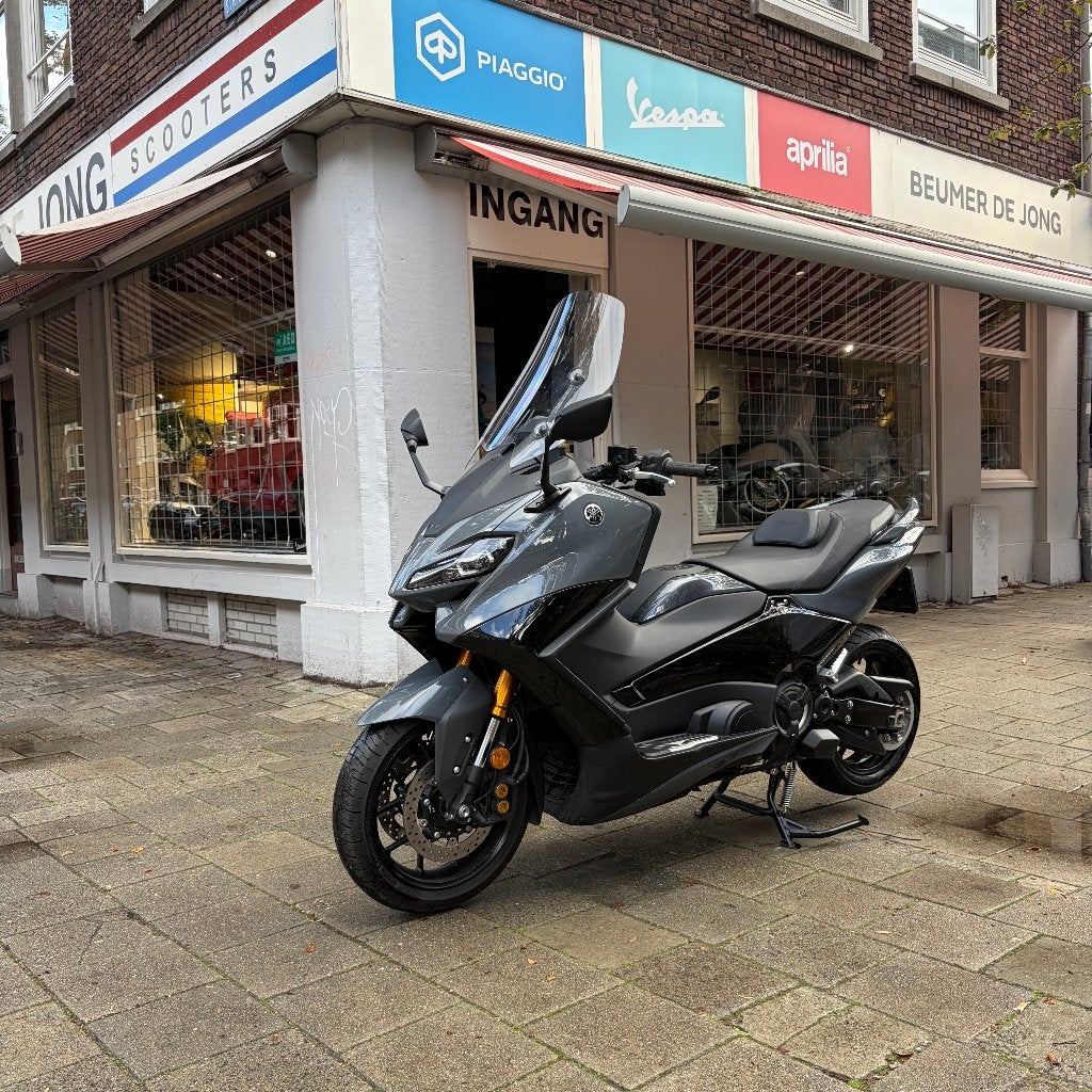 Yamaha TMAX 560