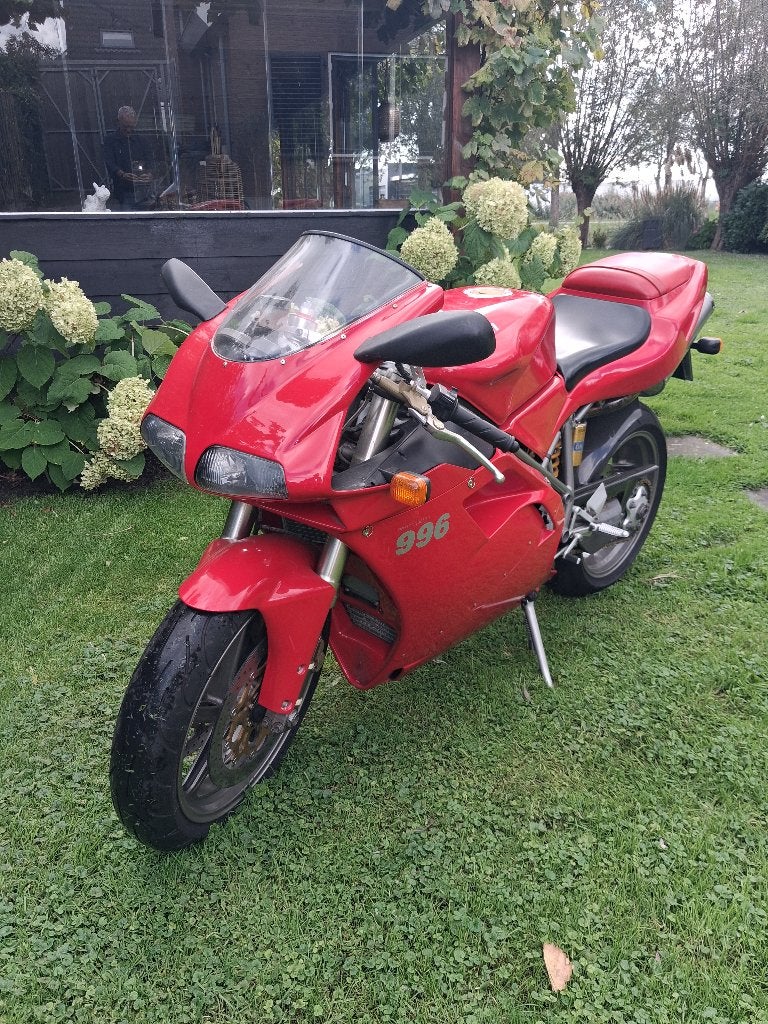 Ducati 996