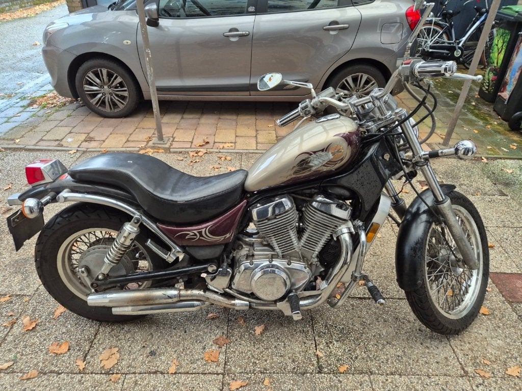Suzuki VS 700GL Intruder