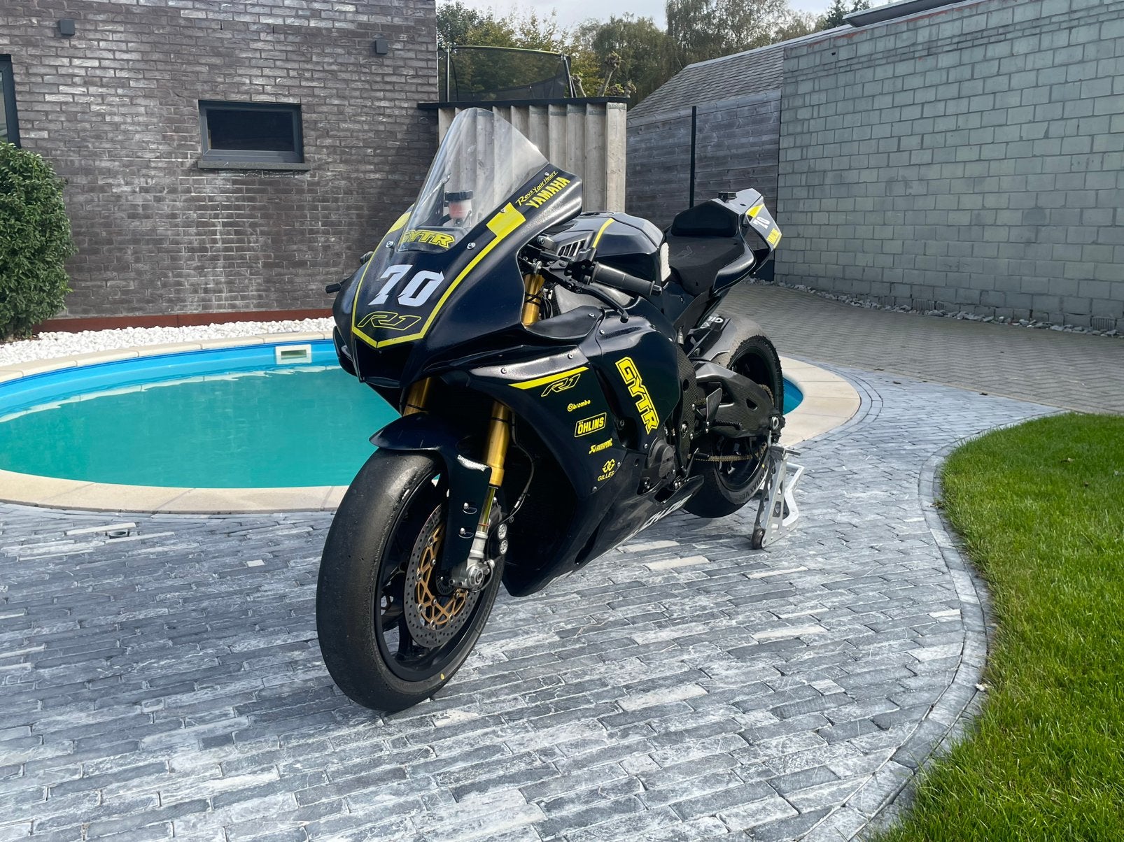 Yamaha YZF R1