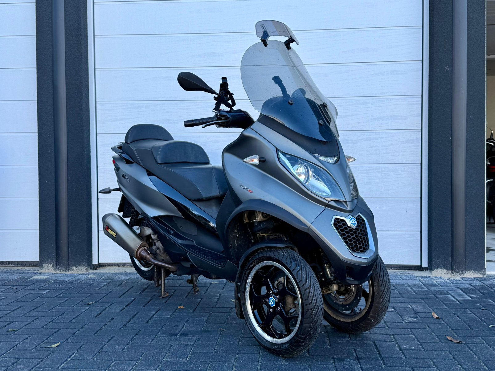 Piaggio MP3 500