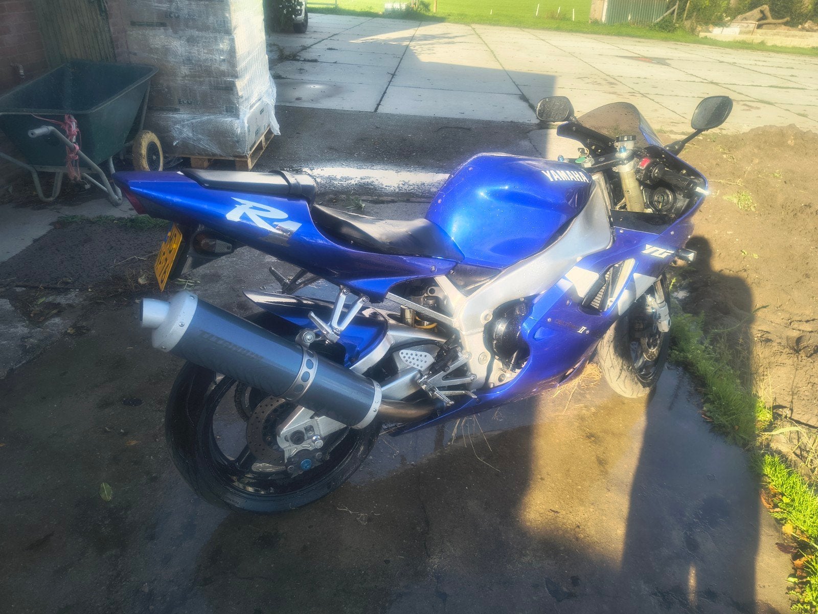 Yamaha YZF R1