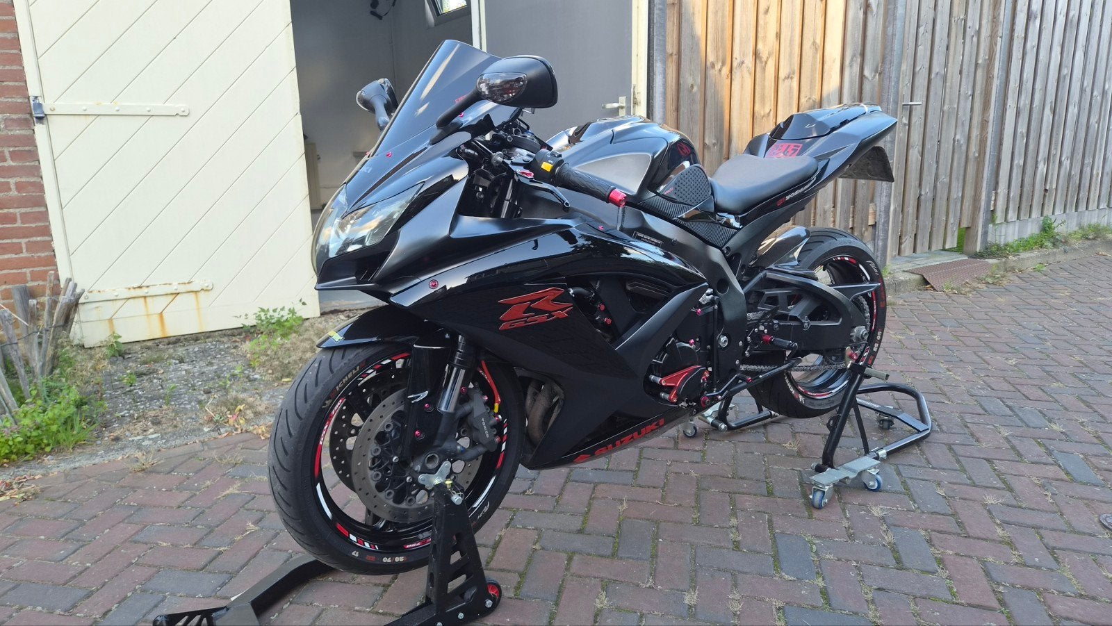 Suzuki GSX-R 750