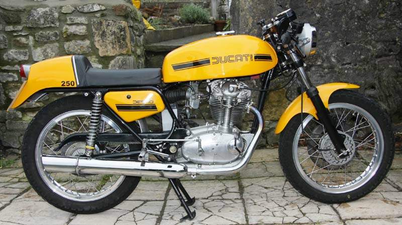 DUCATI 250 Desmo