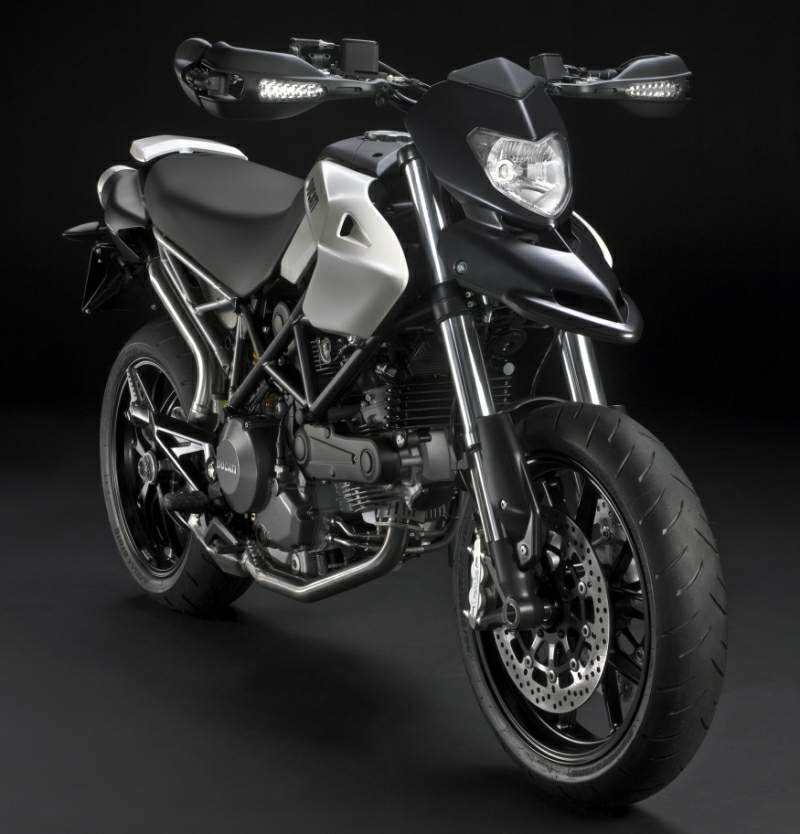 DUCATI Hypermotard 796