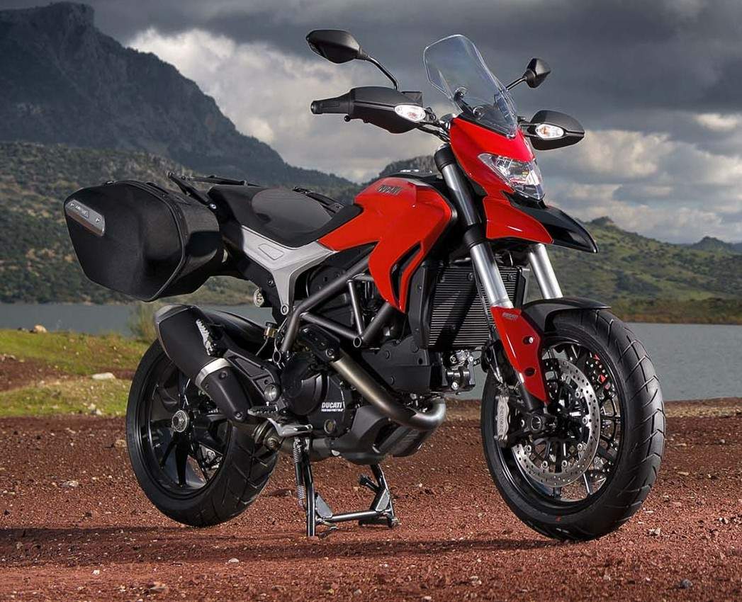 DUCATI Hyperstrada 820