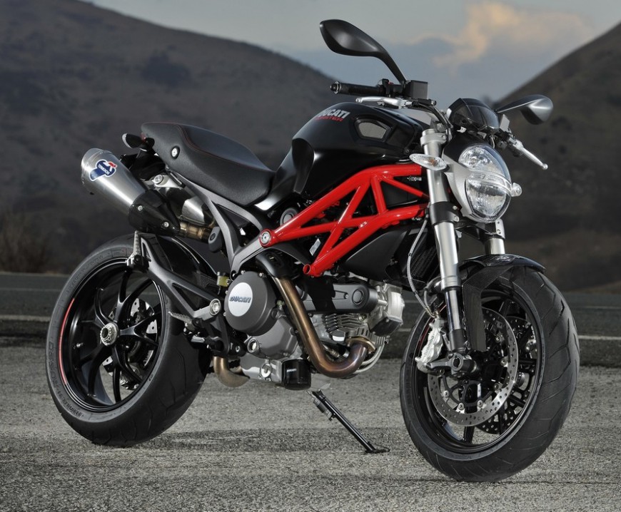 DUCATI Monster 796