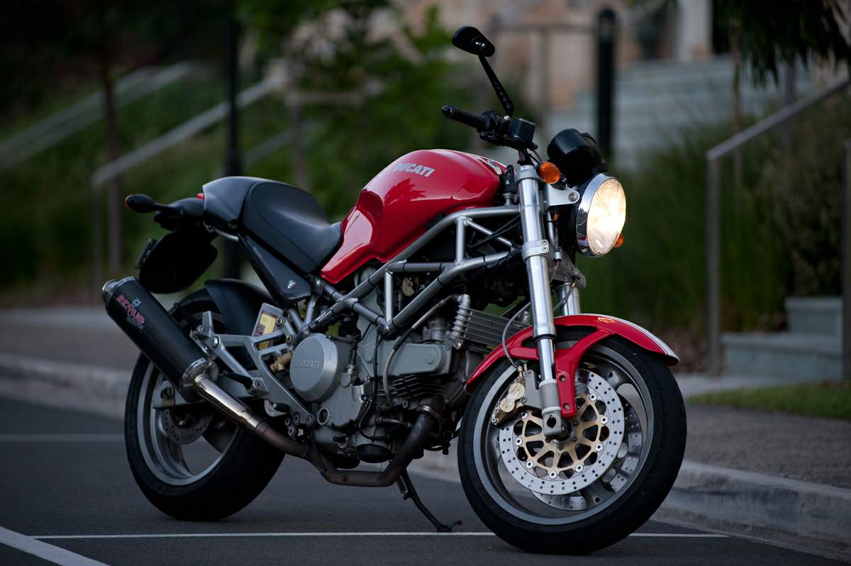 DUCATI Monster 800