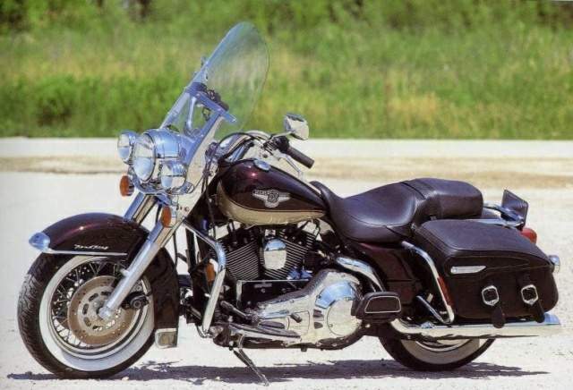 HARLEY-DAVIDSON Road King