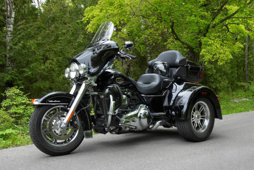 HARLEY-DAVIDSON FLHTCUTG Tri Glide Ultra Classic