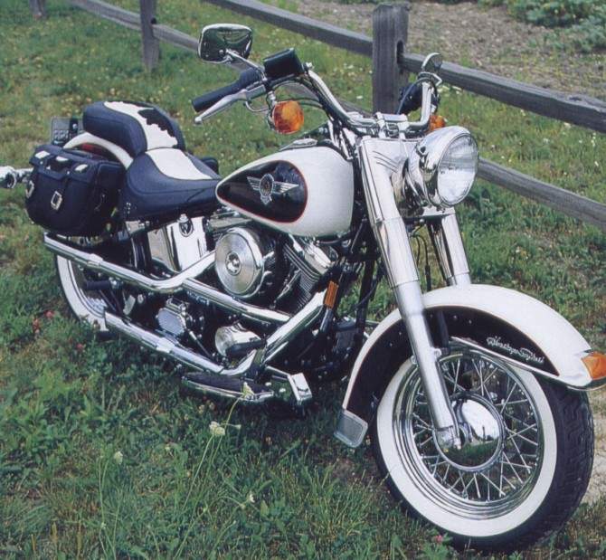 HARLEY-DAVIDSON FLSTN Heritage Softail Nostalgia (Cow Glide)