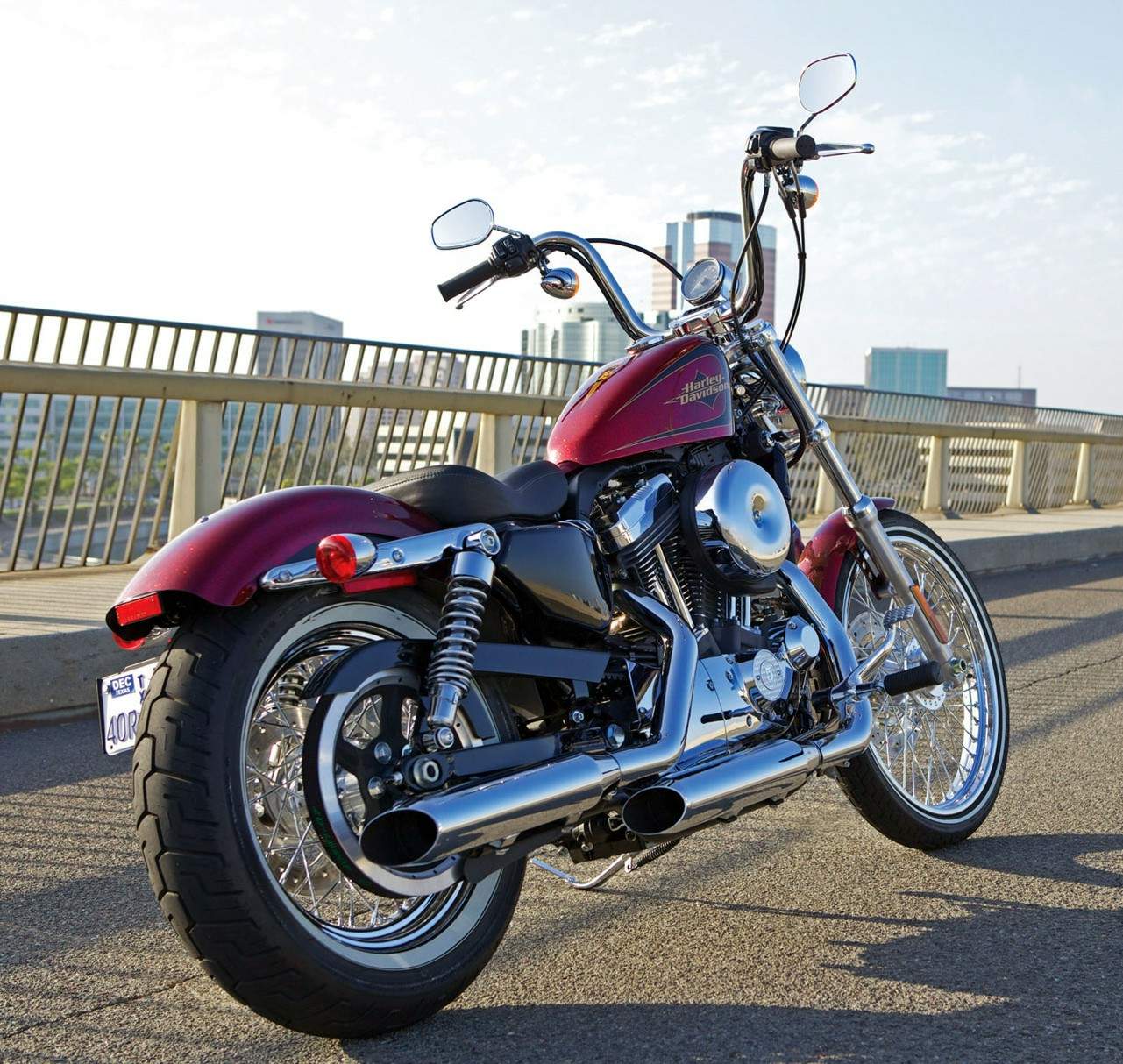 HARLEY-DAVIDSON XL 1200V Seventy Two
