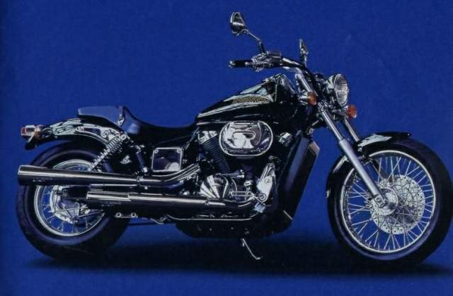 HONDA VT 750DC Black Widow