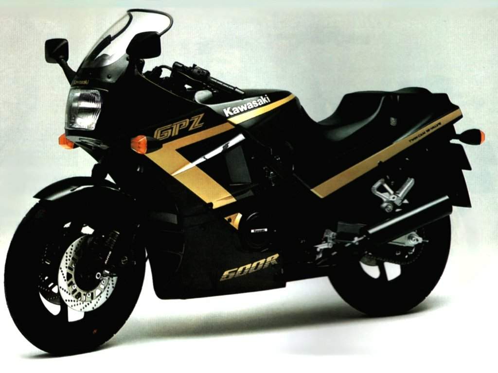 KAWASAKI GPz 600R Ninja