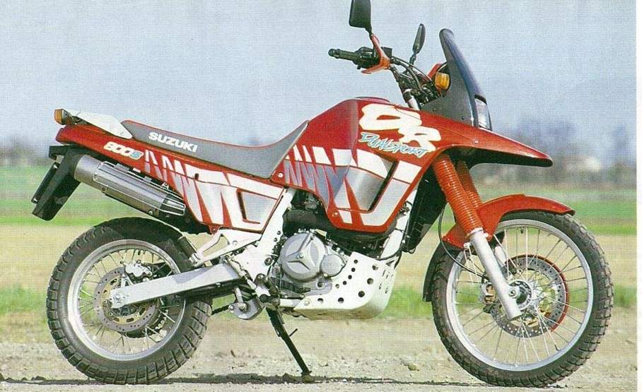 SUZUKI DR 800S