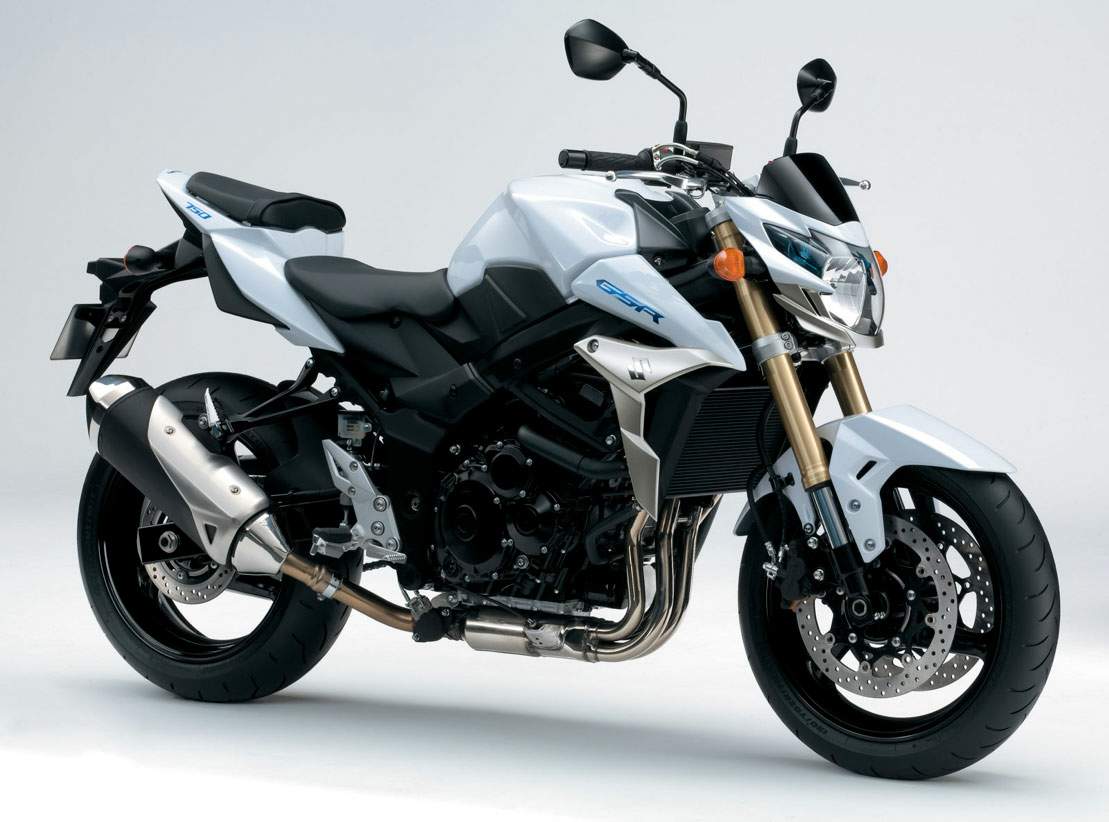 SUZUKI GSR 750