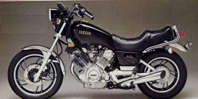 YAMAHA XV 920