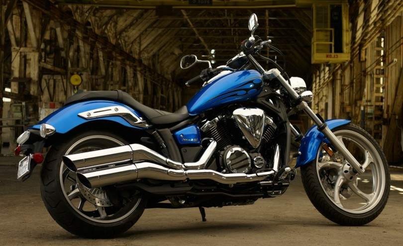 YAMAHA XVS1300A Midnight Star