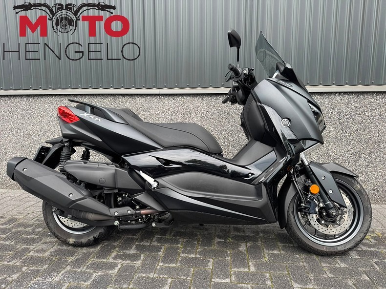 Yamaha XMAX 400